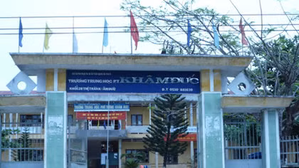 (SỐC) Học sinh nội trú đánh chết bảo vệ trường vì...ghẹo gái bất thành