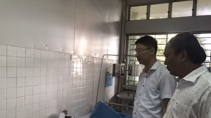 Hỗ trợ 14 ngư dân gặp nạn, bỏng nặng trên tàu cá phát nổ ở vùng biển Hoàng Sa 