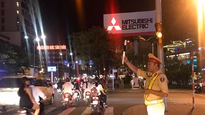 Hình ảnh đẹp của Công an Đà Nẵng trong Lễ hội pháo hoa quốc tế DIFF 2019
