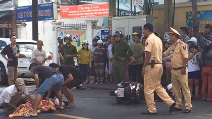 Nam thanh niên vừa nhận giấy báo đại học tử nạn cùng mẹ sau vụ TNGT kinh hoàng