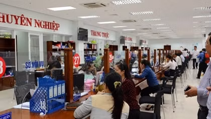 Đà Nẵng khuyến khích hơn 300 cán bộ lớn tuổi tự nguyện “nghỉ hưu sớm” 