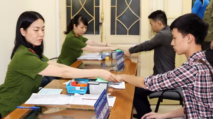 Đà Nẵng đổi mới giải quyết thủ tục hành chính qua dịch vụ bưu chính công ích 