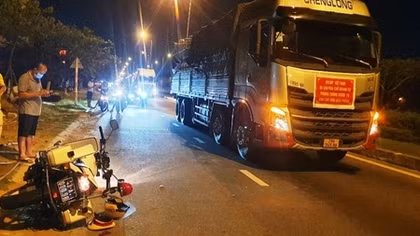 Tài xế tông CSGT bị thương khi chống đối yêu cầu quay đầu tại chốt kiểm dịch