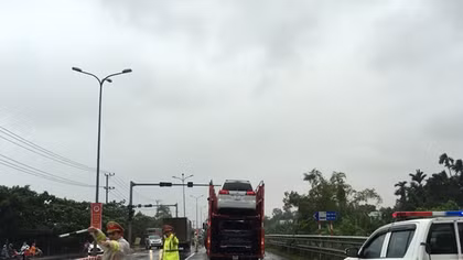Nỗ lực giúp dân khắc phục hậu quả nặng nề do mưa lũ