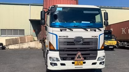 Xử lý tài xế xe đầu kéo từ vùng có dịch chạy vào khu công nghiệp bỏ hàng