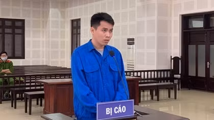 Đóng vai sếp hãng hàng không để lừa đảo gần 2 tỉ đồng