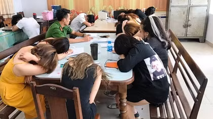  30 nam nữ dương tính với ma túy trong karaoke mở quá giờ