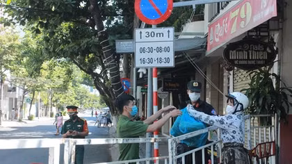 Những dòng nhật ký xúc động tại 'điểm nóng' COVID-19