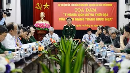 Tiếp thu những bài học quý giá từ Cách mạng Tháng Mười Nga 