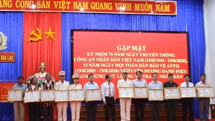 Công an tỉnh Gia Lai gặp mặt kỷ niệm 75 năm Ngày truyền thống lực lượng
