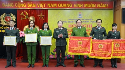 Cán bộ công đoàn cần đi sâu, đi sát vào đời sống của đoàn viên