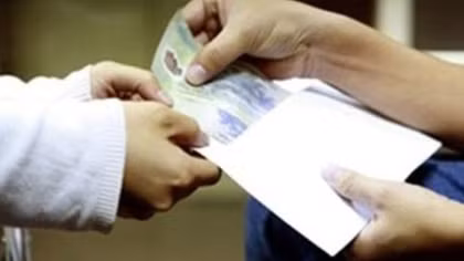 Nguyên Phó Chánh án huyện nhận tiền “chạy án” bị khởi tố