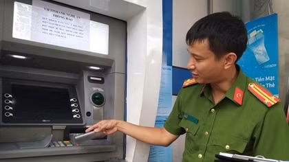 Làm gì để không bị đánh cắp thông tin thẻ ngân hàng?
