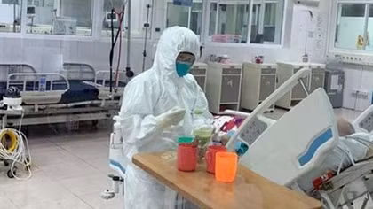 Dùng huyết tương của người khỏi bệnh để điều trị cho bệnh nhân COVID-19 nặng