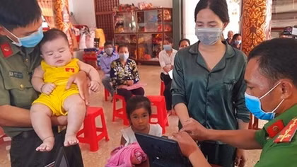 Lập tổ lưu động đến các chùa cấp CCCD