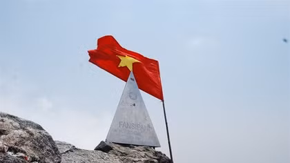 Đo lại đỉnh Phan Xi Păng, cao hơn 4m so với cũ