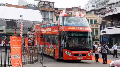 Miễn phí 1 tháng cho trẻ em đi xe buýt 2 tầng