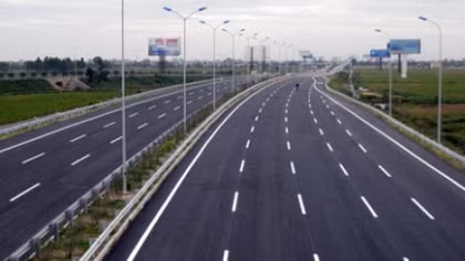 Phấn đấu hoàn thành đúng tiến độ cao tốc Bắc - Nam phía Đông