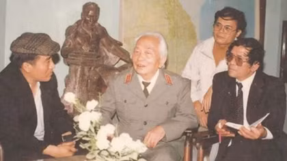 Nhà Thơ Anh Ngọc: "Bạn văn của tôi là một trời thương nhớ"