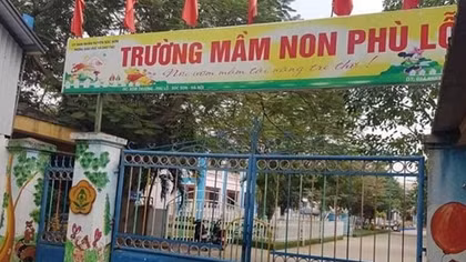 Kẹt đầu khi chơi cầu trượt ở trường, bé trai 3 tuổi tử vong