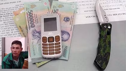 Dọa tung ảnh khỏa thân, tống tiền cô giáo kèm một nụ hôn