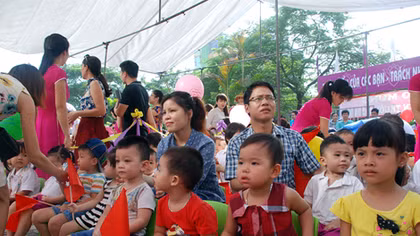 Chưa khai giảng, phụ huynh đã “méo mặt” với các khoản thu tự nguyện