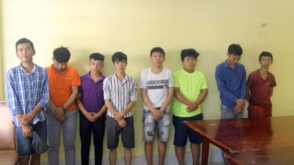 Bắt giữ nhóm côn đồ dùng mã tấu chặt phá xe của dân phòng