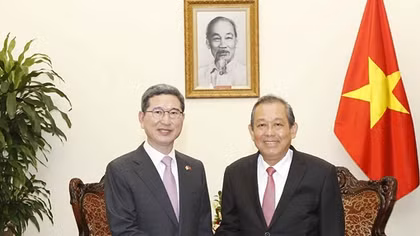 Phó Thủ tướng Trương Hòa Bình tiếp Chủ tịch Nhóm Nghị sĩ hữu nghị Hàn Quốc - Việt Nam