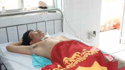 Nam thanh niên bị chém đứt cổ được cứu sống thần kỳ
