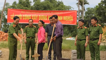Học viện Cảnh sát nhân dân khởi công xây 2 nhà tình nghĩa tại Đà Nẵng