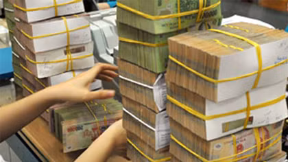 10/18 khoản thu, sắc thuế đạt trên 51%