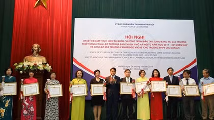 Xem xét mở rộng đào tạo song bằng tại các trường phổ thông