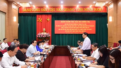 Bộ Chính trị kiểm tra công tác tổ chức, cán bộ tại Hà Nội