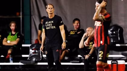 EURO 2020 và khe cửa hẹp của Frank de Boer