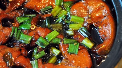 Đậm đà món cá kho của người Việt 