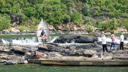 Tam Lu nghiêng trời