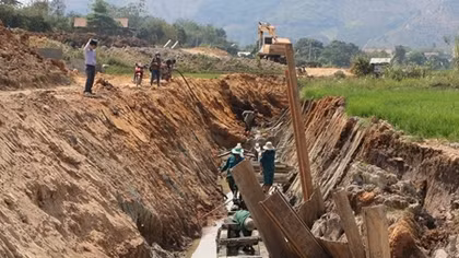 Những công trình trăm tỷ thiết kế theo kiểu “trời ơi”