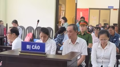 Ép các hộ kinh doanh chi tiền bồi dưỡng, cán bộ thuế lãnh án