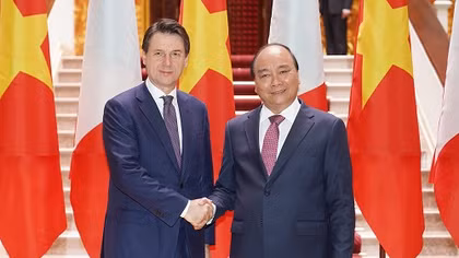 Thủ tướng Nguyễn Xuân Phúc hội đàm với Thủ tướng Italy