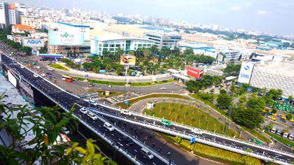 Cận cảnh 2 cầu vượt giảm ùn tắc ở Tân Sơn Nhất