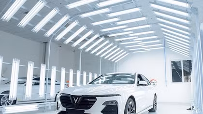 VinFast sắp bàn giao 200 xe ô tô Lux cho khách hàng