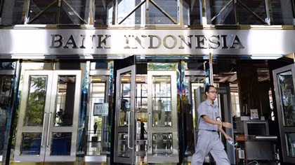 Indonesia “sốt” vì tỷ giá