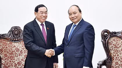 Thủ tướng tiếp Bộ trưởng Công chính và Vận tải Lào