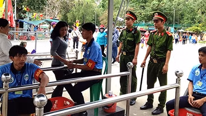 Cắm chốt, lo an ninh trật tự