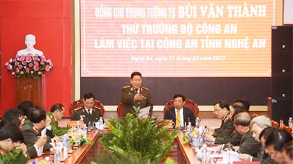 Thứ trưởng Bùi Văn Thành làm việc tại Công an tỉnh Nghệ An