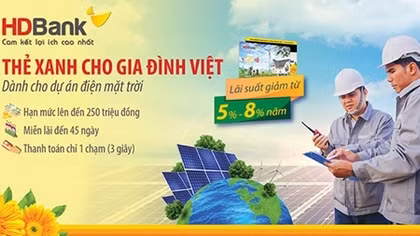 HDBank trao “Thẻ Xanh cho gia đình Việt” cho khách hàng đầu tiên