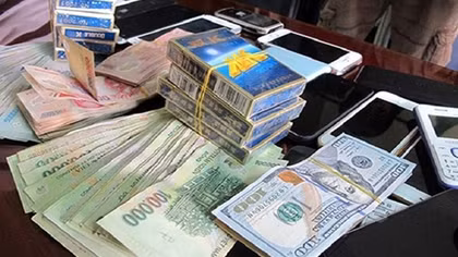 Phó Chủ tịch huyện đánh bạc tại phòng làm việc cùng 2 chủ doanh nghiệp