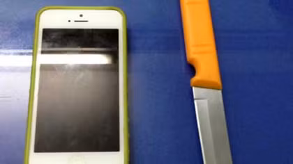 2 vợ chồng bị cướp Iphone trên đoạn đường vắng