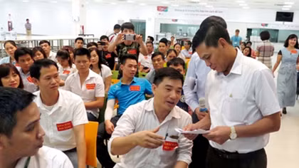Chủ tịch UBND TP Hải Phòng đối thoại trực tiếp với Công nhân lao động