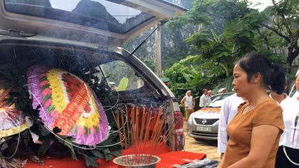 Về đi anh, đồng đội ơi!